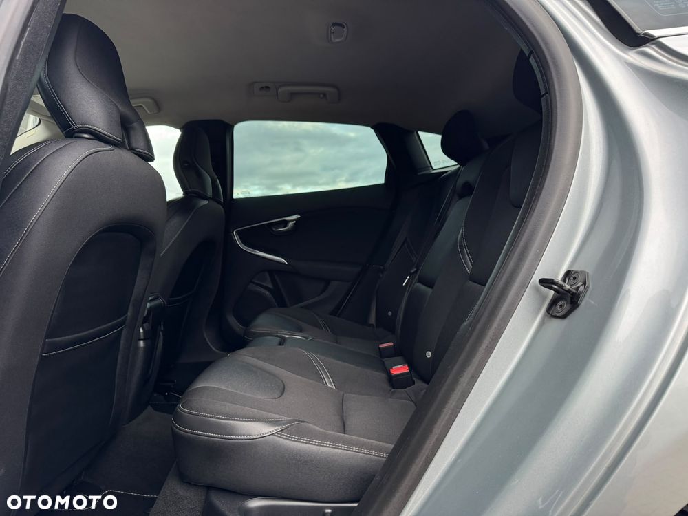 Volvo V40 D3 Summum - 22