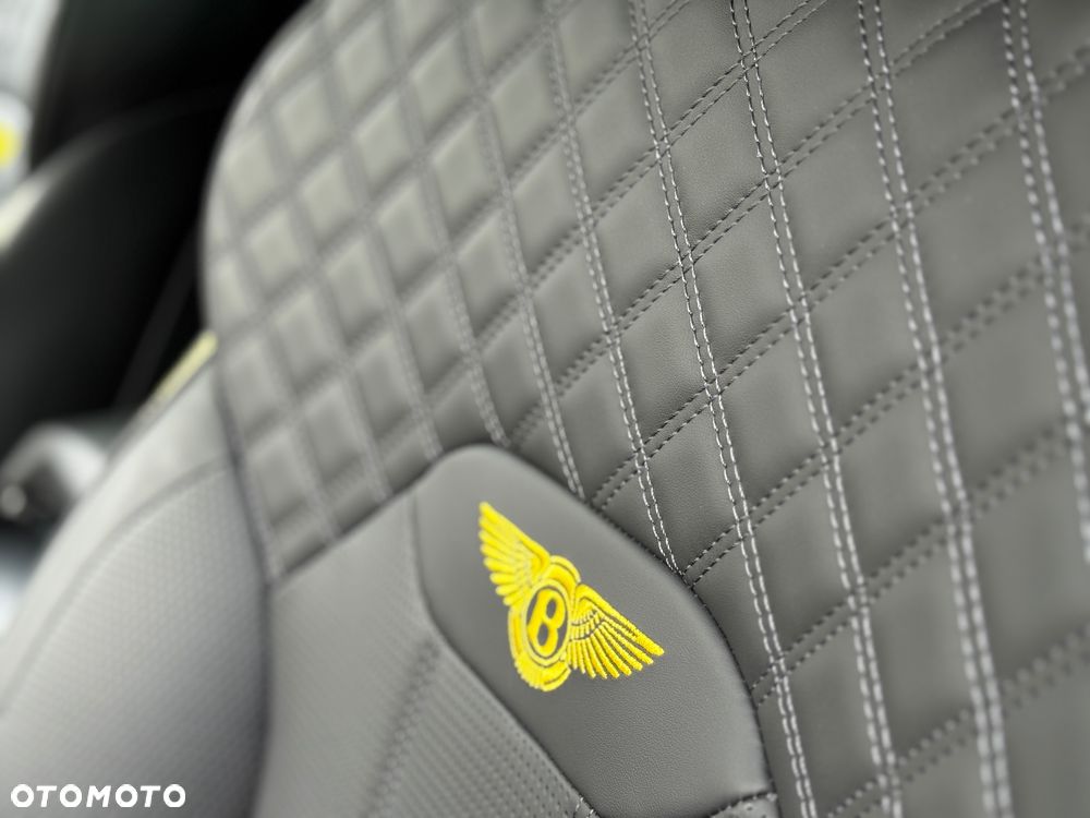 Bentley Bentayga Azure - 23