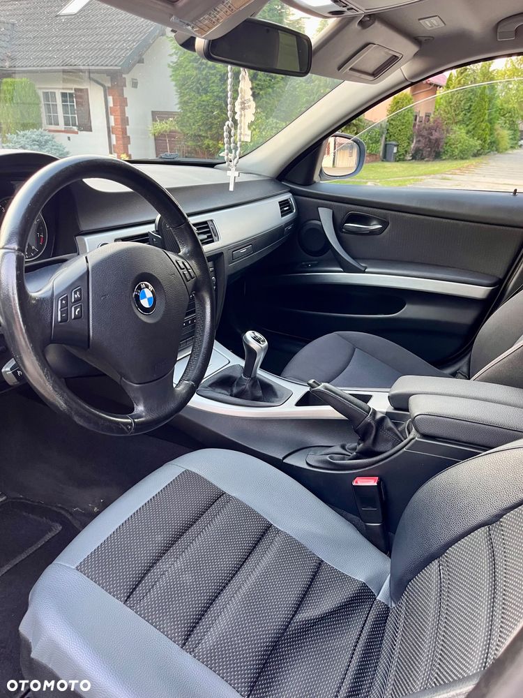BMW Seria 3 320i - 6