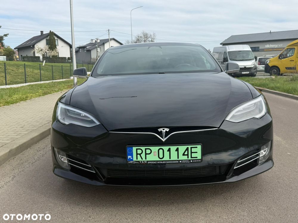 Tesla Model S - 3