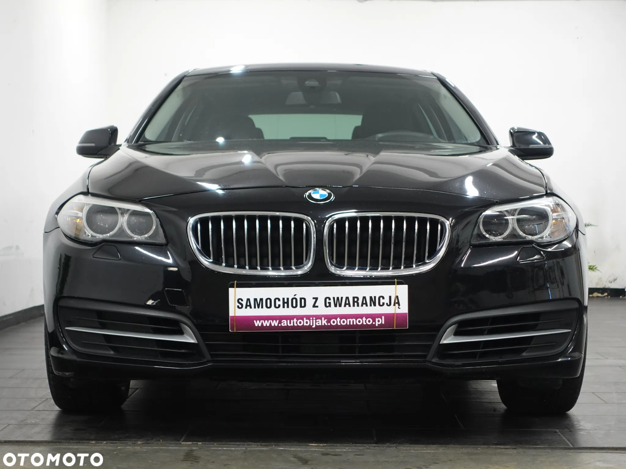 BMW Seria 5 520d xDrive Touring - 13