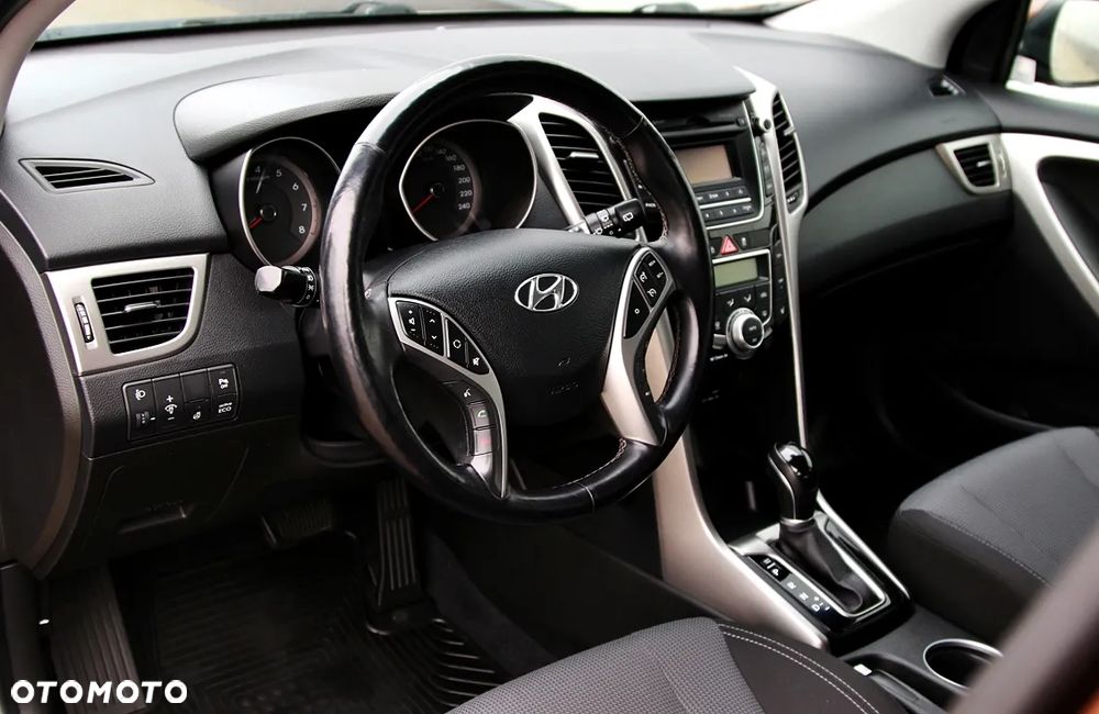 Hyundai i30 1.6 GDI Premium - 12