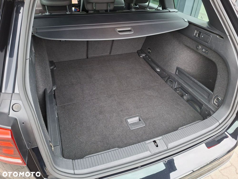 Volkswagen Passat - 16