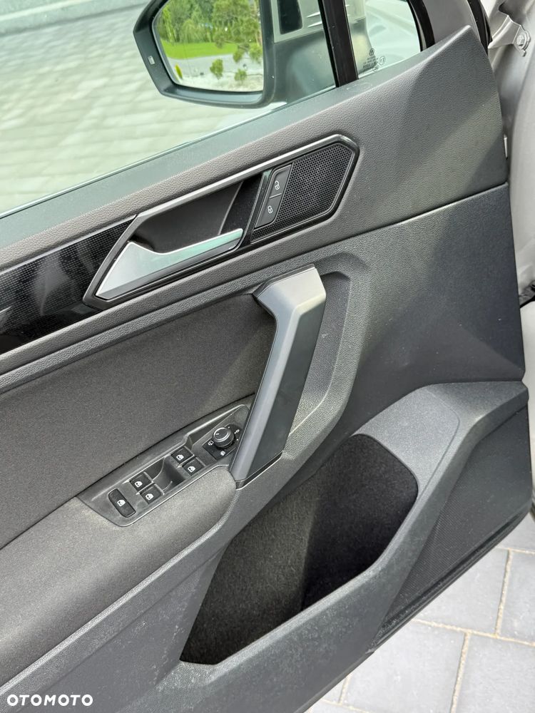 Volkswagen Tiguan 2.0 TDI SCR 4MOTION (BlueMotion Tech) Sound - 31