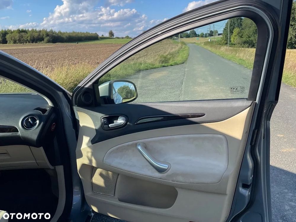 Ford Mondeo 1.8 TDCi Ghia - 12
