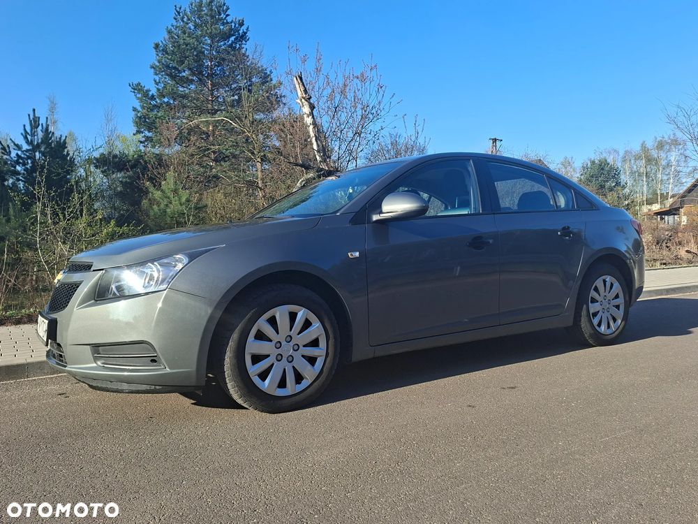Chevrolet Cruze 1.6 Base - 4