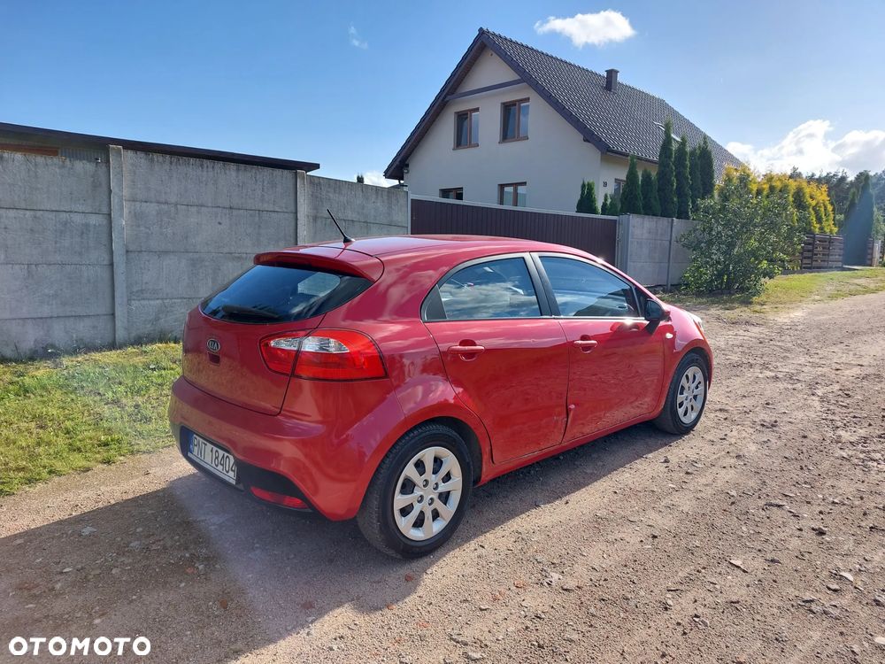 Kia Rio - 5