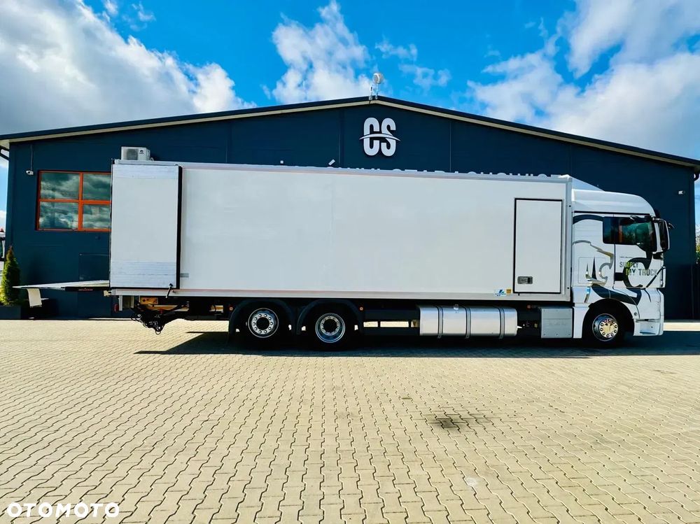 MAN MAN MAN TGX 26.440 // E6 // chłodnia z windą // 22 Epal // sypialka // - 15