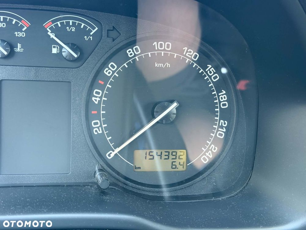 Skoda Octavia 1.6 Tour - 11