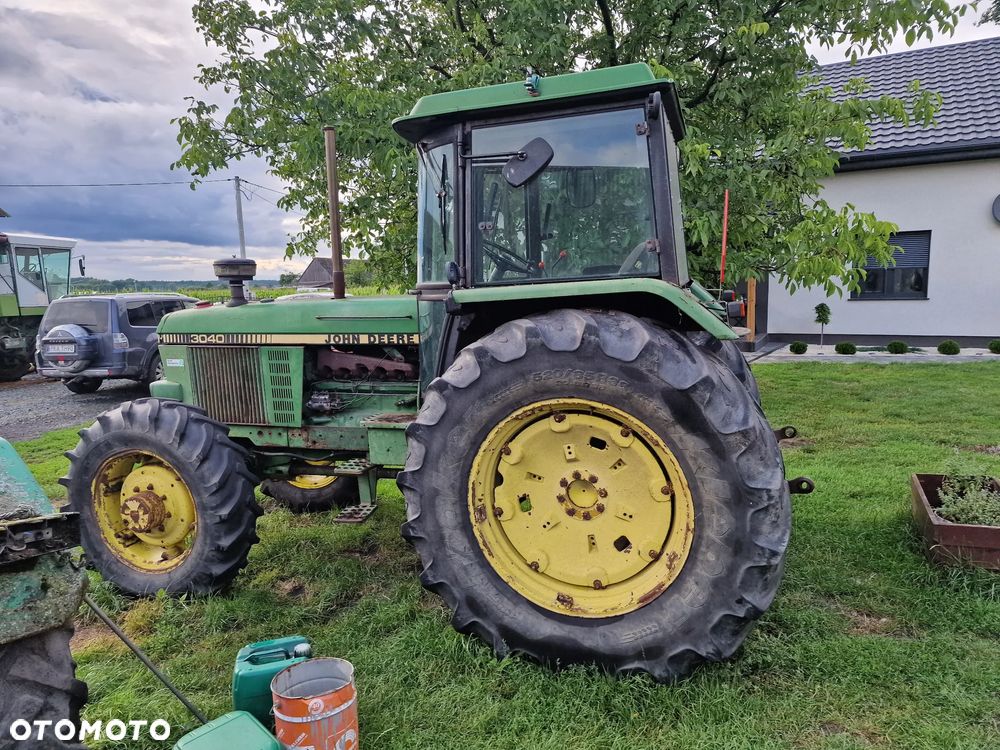 John Deere 3040 - 9