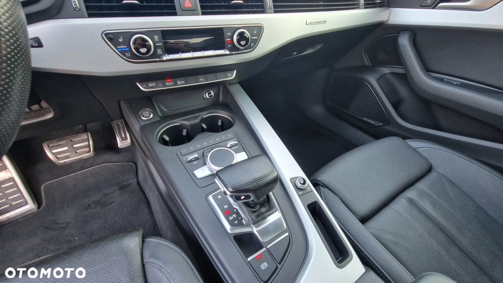 Audi A4 Limousine - 16