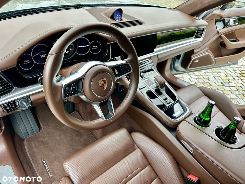 Porsche Panamera 4 - 24
