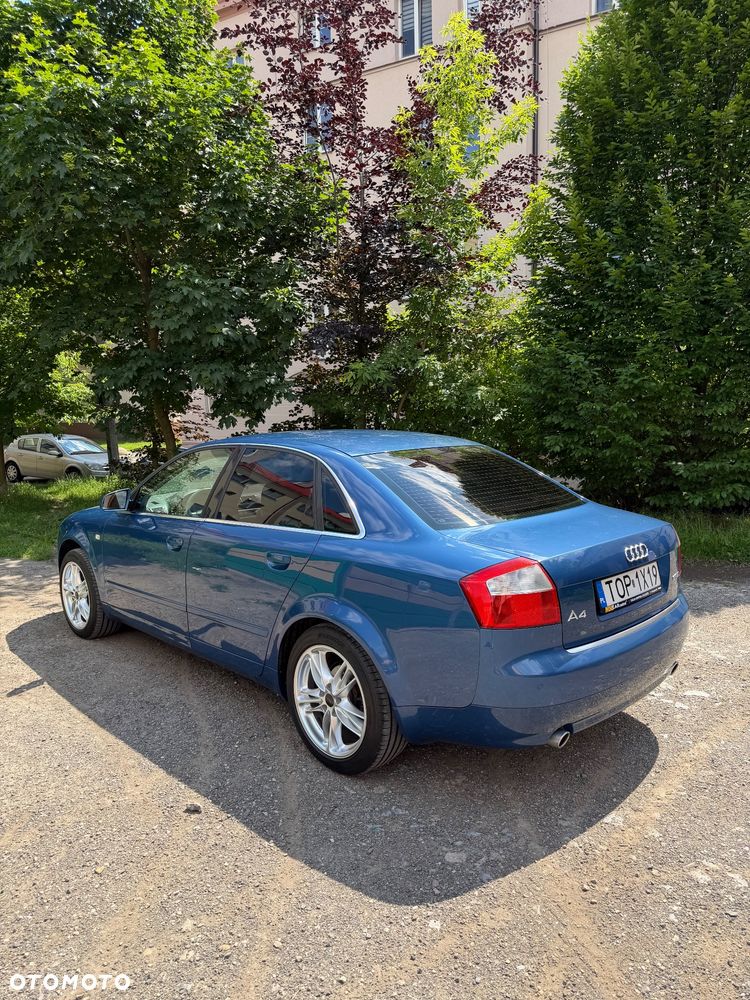 Audi A4 Limousine - 7