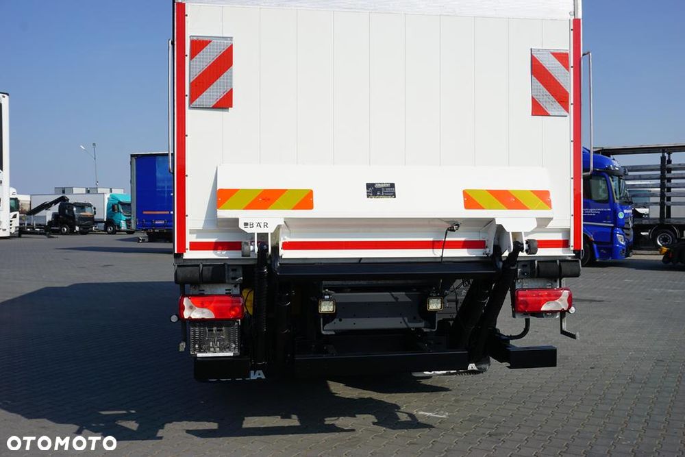 Scania SCANIA / P 360 / E 6 / CHŁODNIA + WINDA / 18 PALET / RETARDER / OŚ SKRĘTNA - 33