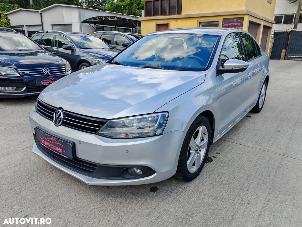 Volkswagen Jetta - 1
