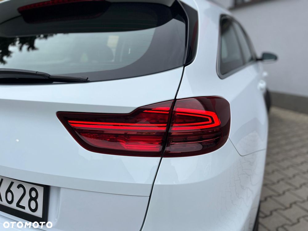 Kia Ceed 1.5 T-GDI M - 16