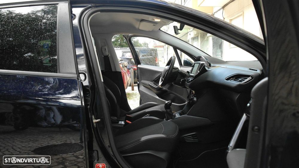 Peugeot 208 1.2 PureTech Active - 18