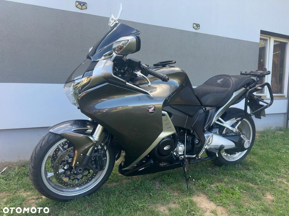 Honda VFR - 23