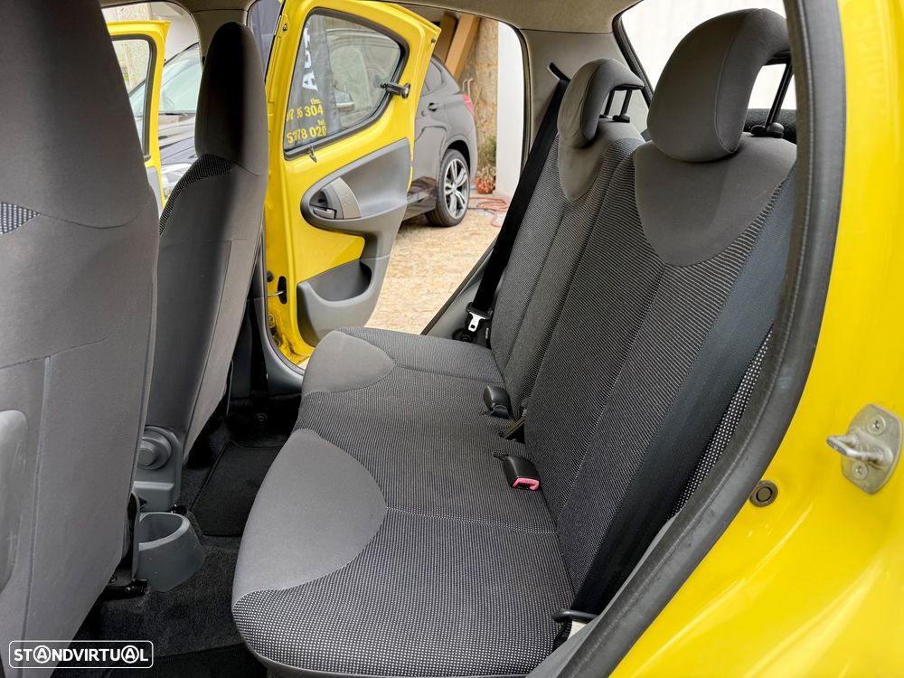 Peugeot 107 1.0 Urban - 42