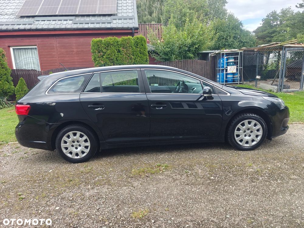 Toyota Avensis 2.0 D-4D Active - 6