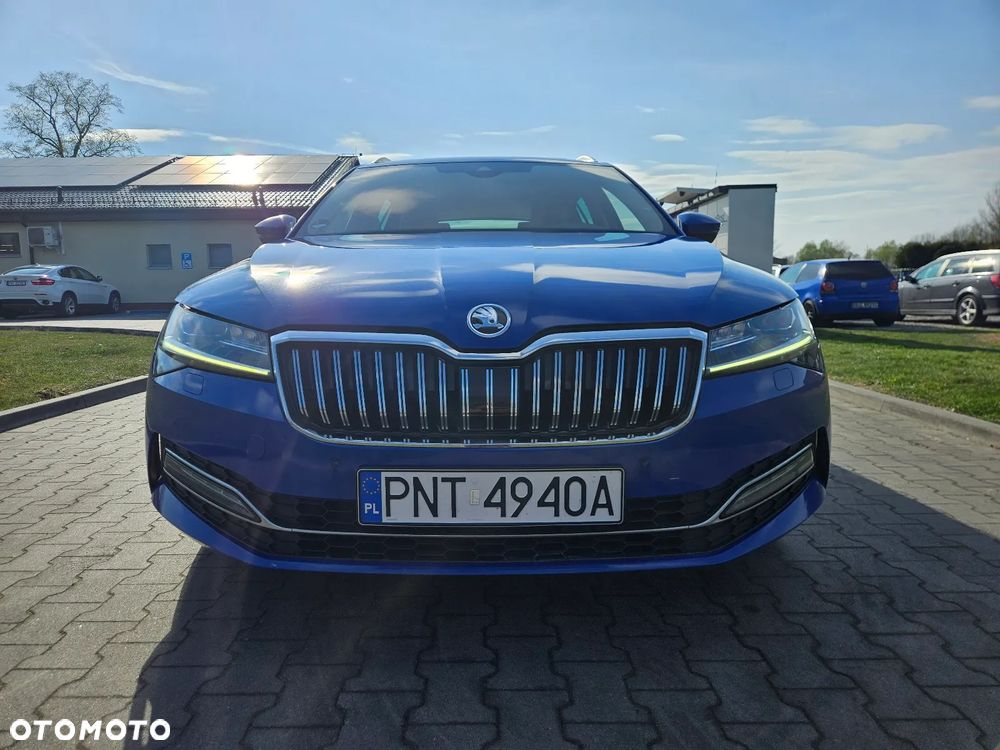 Skoda Superb 2.0 TDI DSG Premium Edition - 21