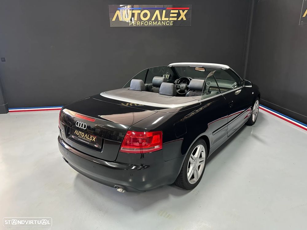 Audi A4 Cabrio 2.0 TDi Exclusive - 53