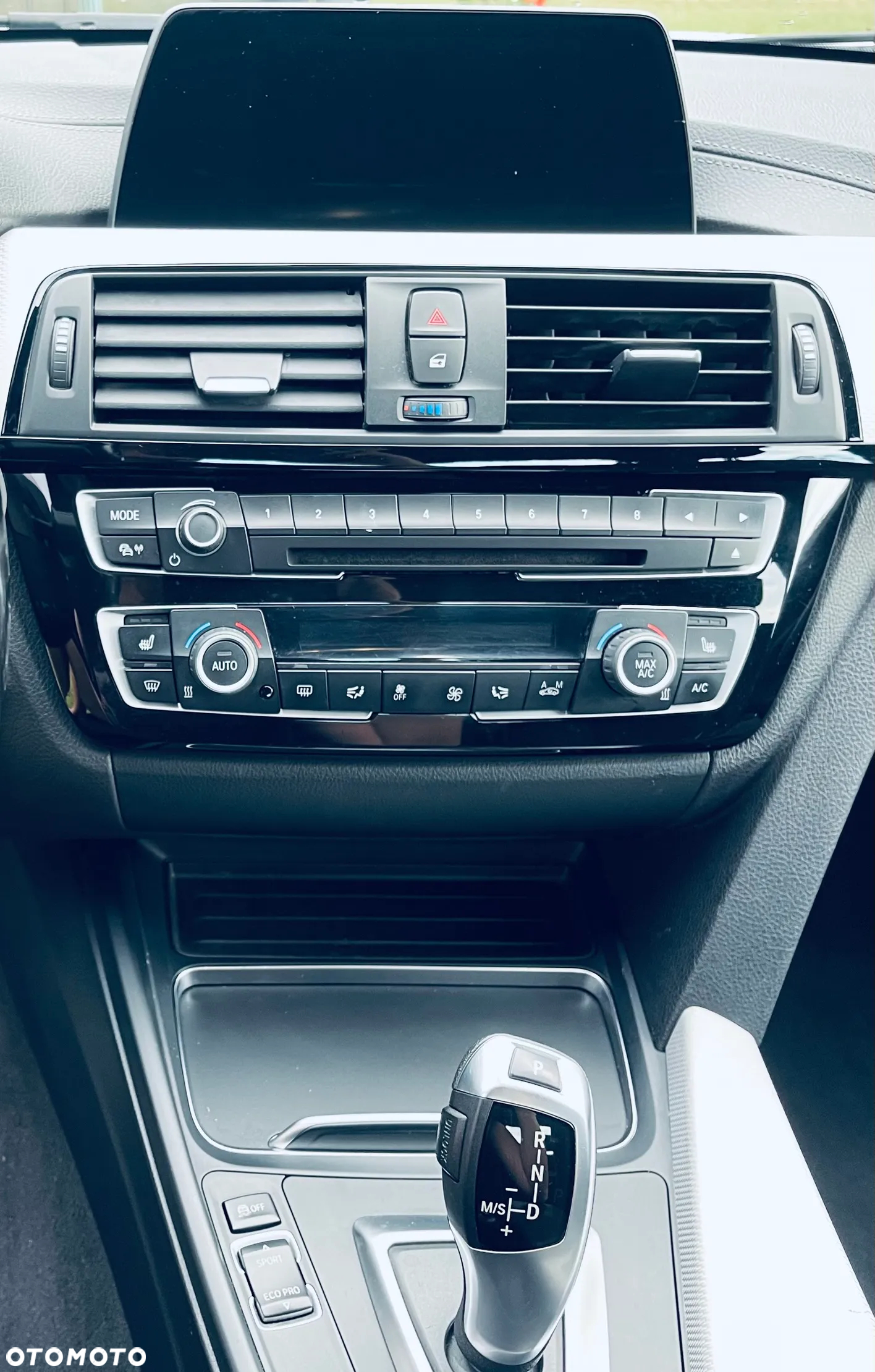 BMW Seria 3 318i M Sport - 10