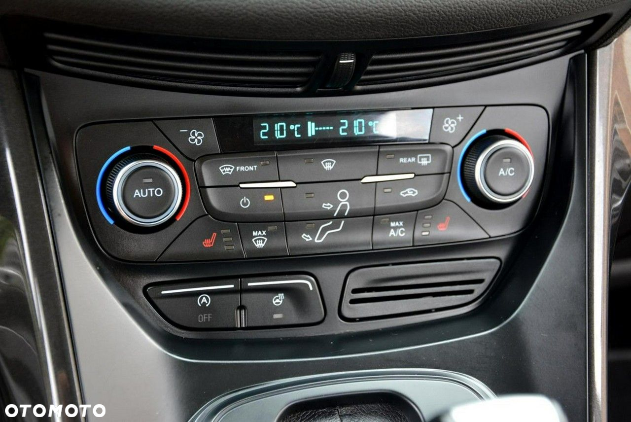 Ford Kuga 2.0 TDCi 4x4 Titanium - 27