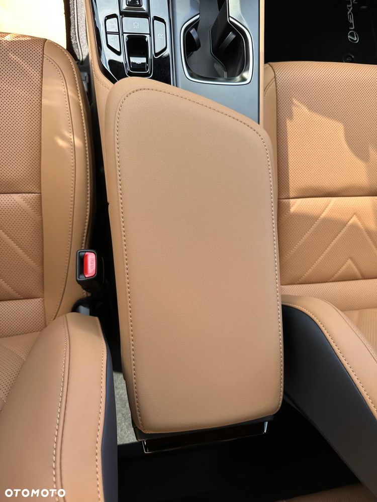 Lexus NX 350h Prestige 2WD - 24