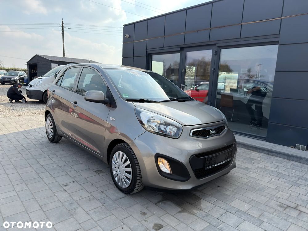 Kia Picanto 1.0 Fifa World Cup Edition - 1