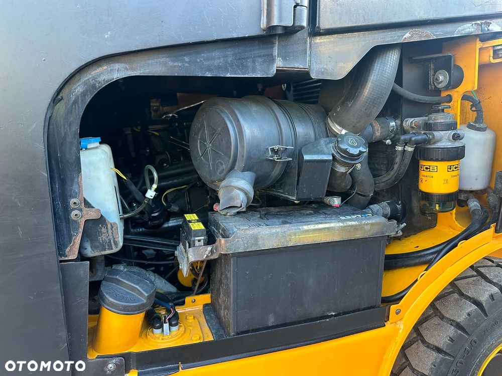 JCB TELETRUK TLT30D - 11