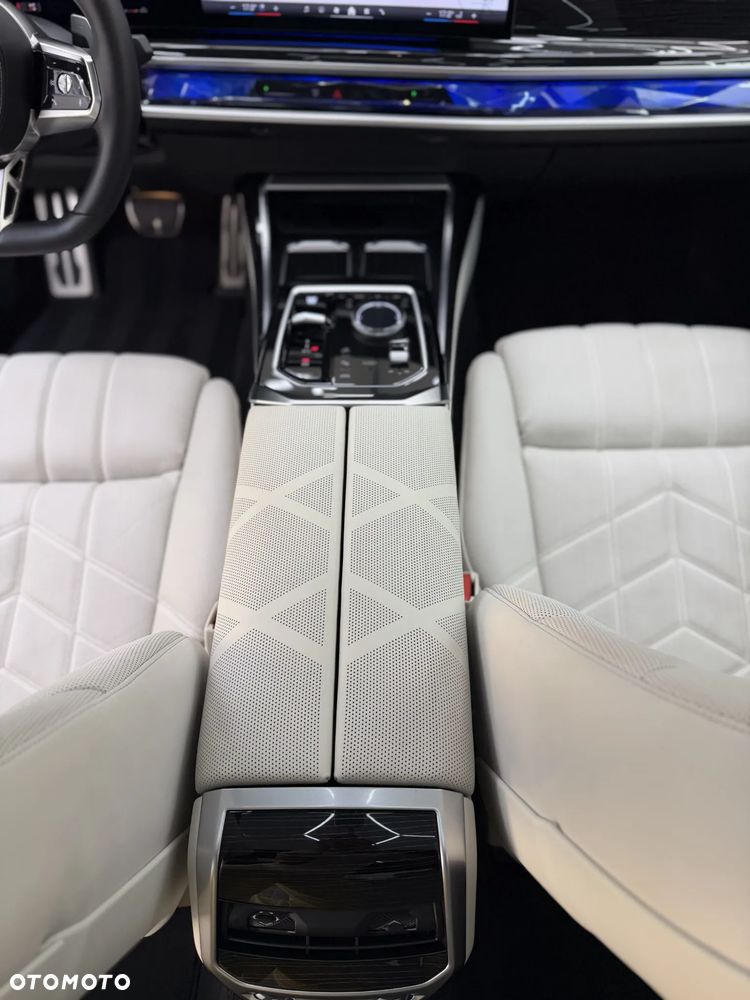 BMW Seria 7 740d xDrive mHEV sport - 15