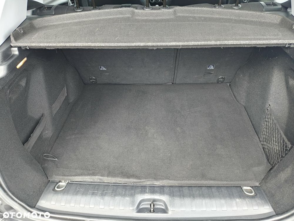 Peugeot 2008 1.2 Pure Tech Style S&S - 22