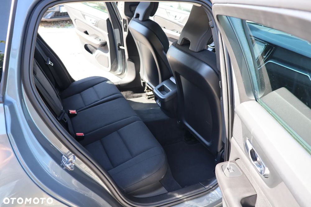 Volvo V60 D3 Momentum Pro - 14