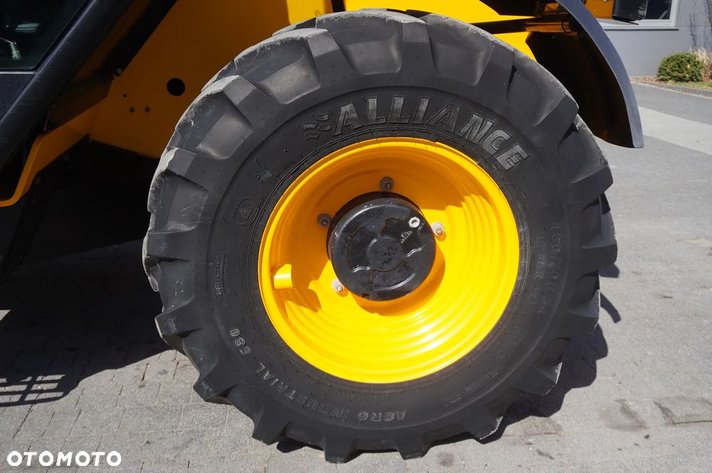 JCB 526-56 Agri Plus / 5,6 m wysięg / joystick - 13