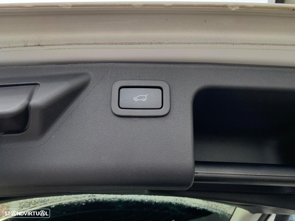 Land Rover Discovery Sport 2.0 TD4 HSE Luxury 7L Auto - 7