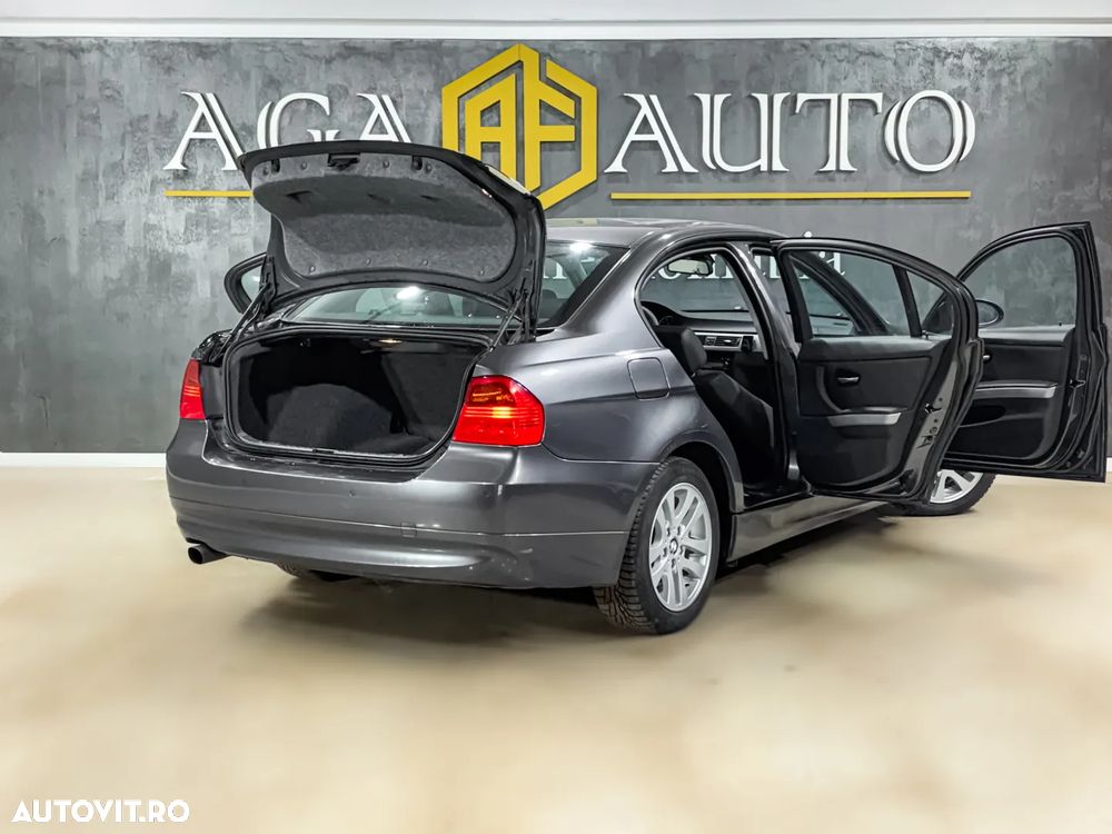 BMW Seria 3 318i - 18