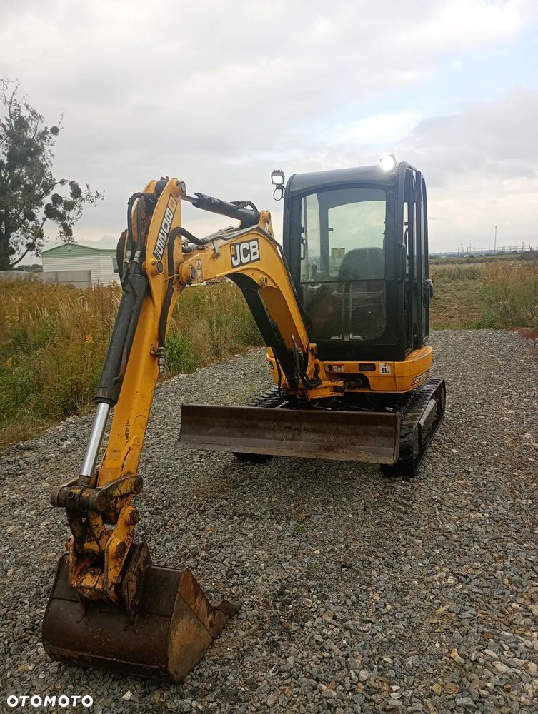 JCB 8025 - 3