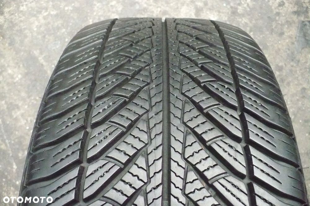 GOODYEAR Ultra Grip 8 Performance 245/45R18 7,9mm 2021 - 1