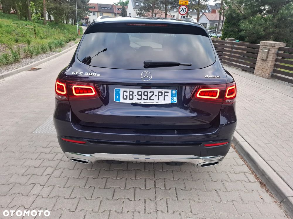 Mercedes-Benz GLC 300 e 4-Matic - 12