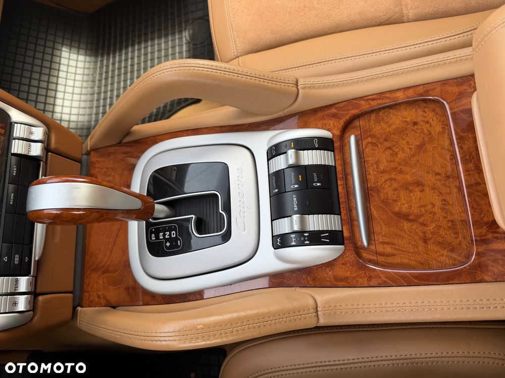 Porsche Cayenne Tiptronic S - 27