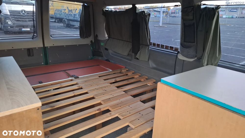 Volkswagen Caravelle 1996 photo 4