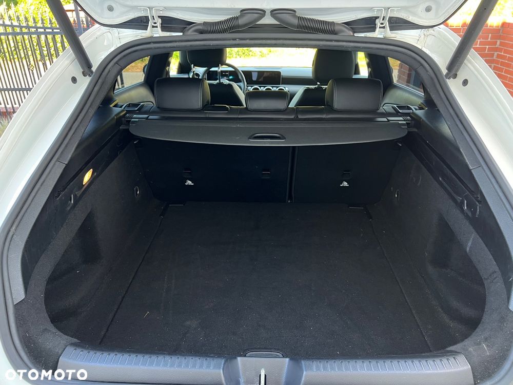 Mercedes-Benz CLA 180 Shooting Brake 7G-DCT - 16