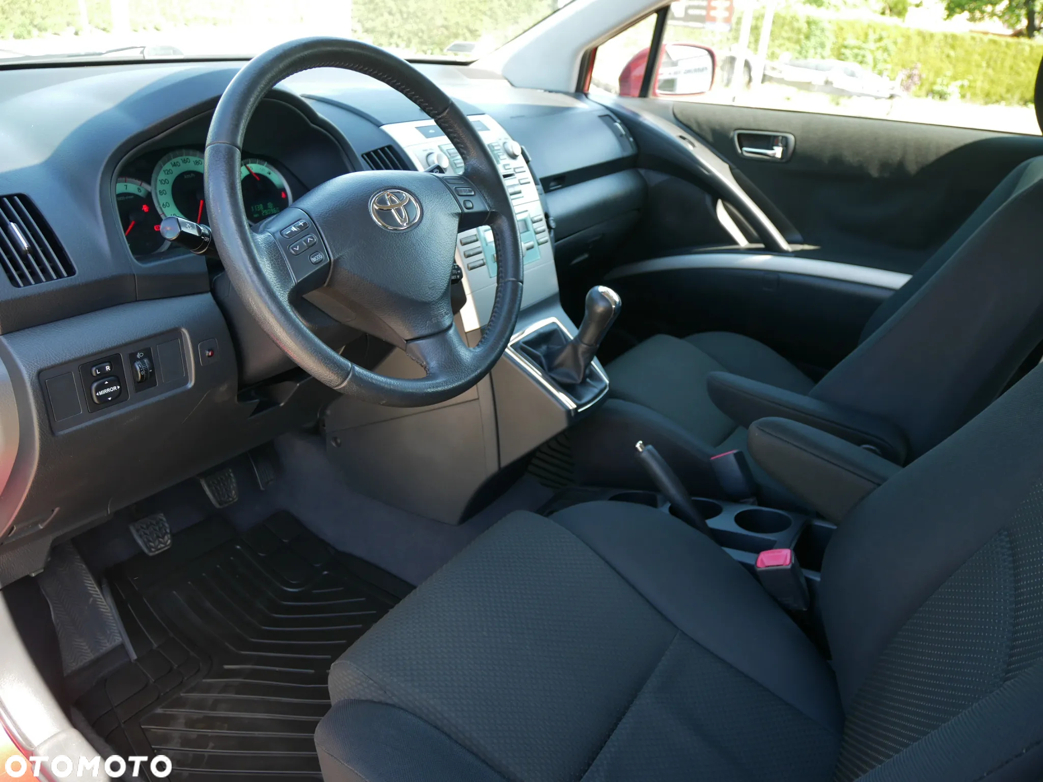 Toyota Corolla Verso - 4
