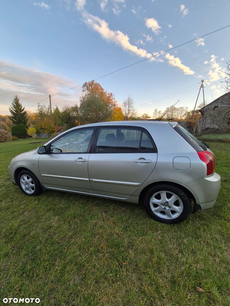 Toyota Corolla - 6