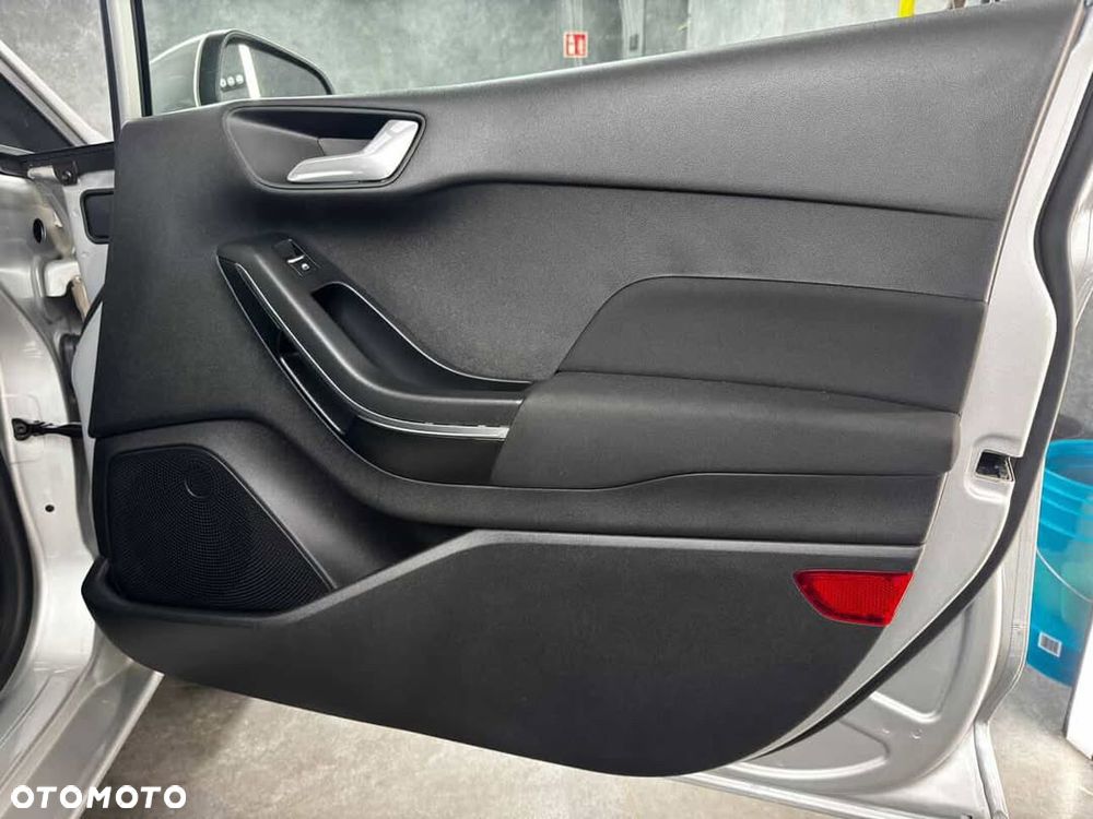 Ford Fiesta 1.1 Titanium - 30