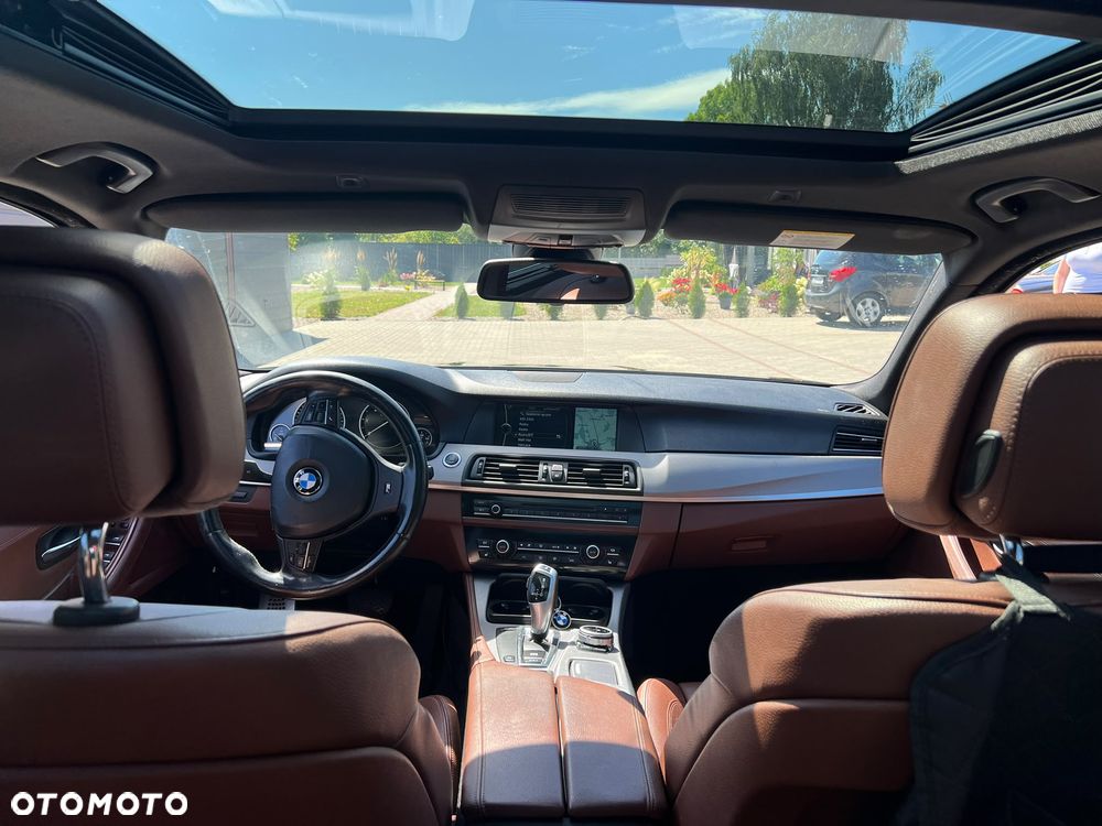 BMW Seria 5 525d - 11