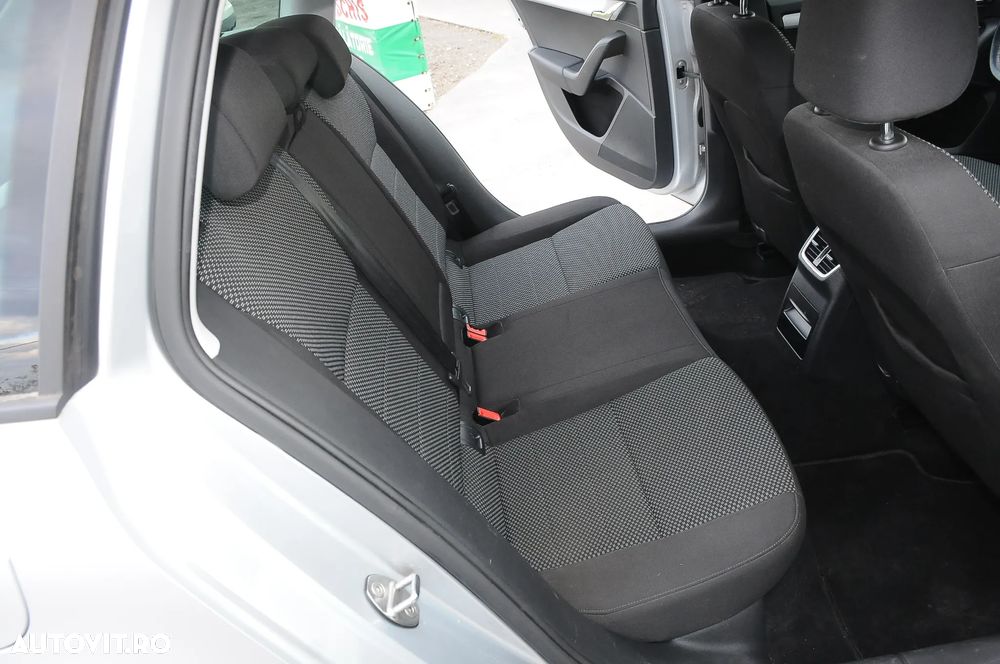 Skoda Octavia Combi 2.0 TDI Tour - 8