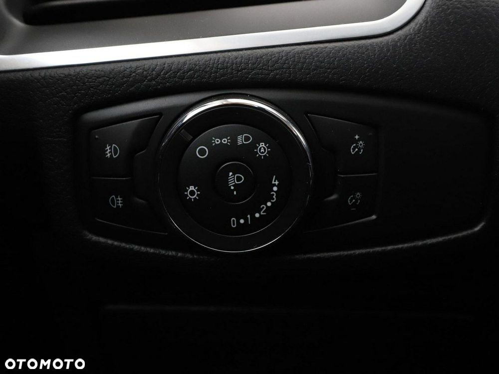 Ford S-Max 2.0 TDCi Titanium - 34