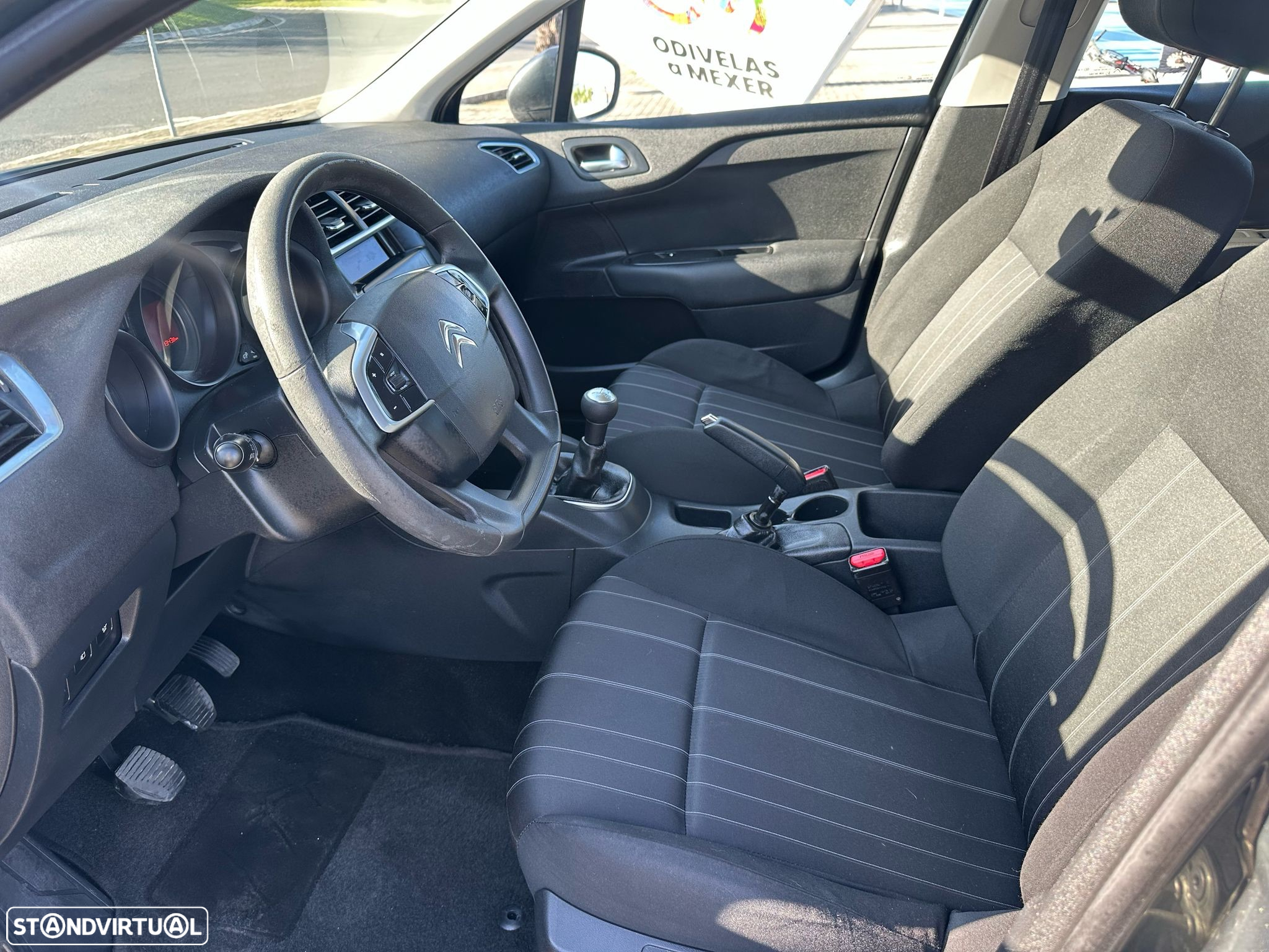Citroën C4 1.6 HDi Attraction - 20